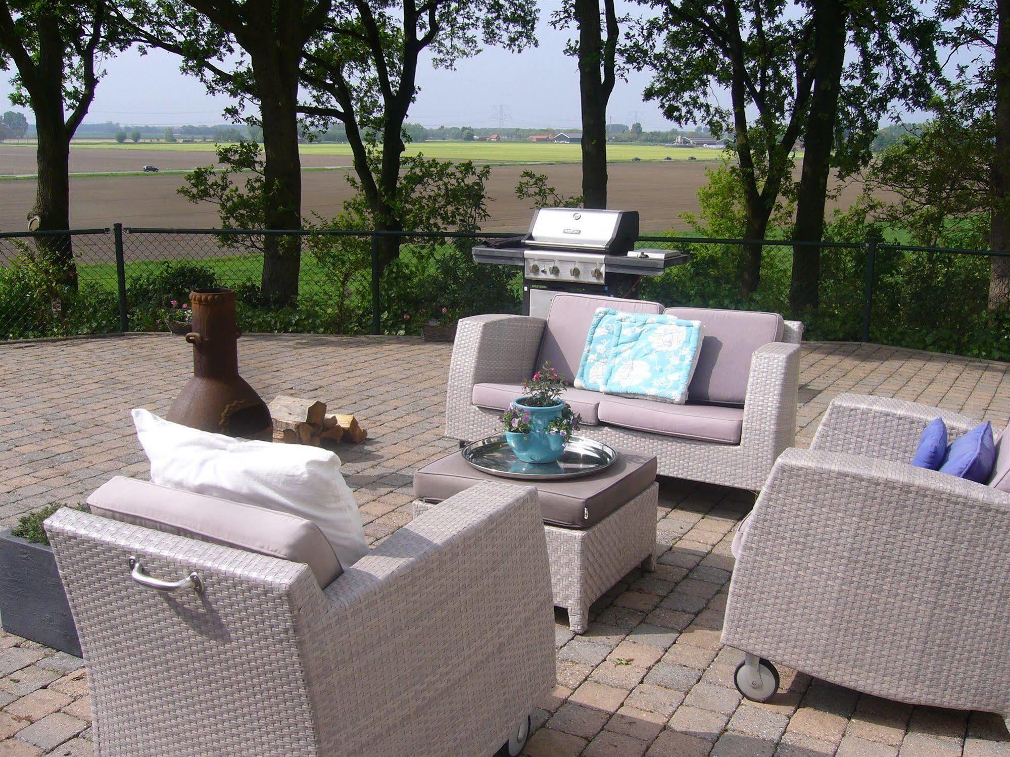 B&B Op De Brabantse Wal Halsteren Exteriör bild